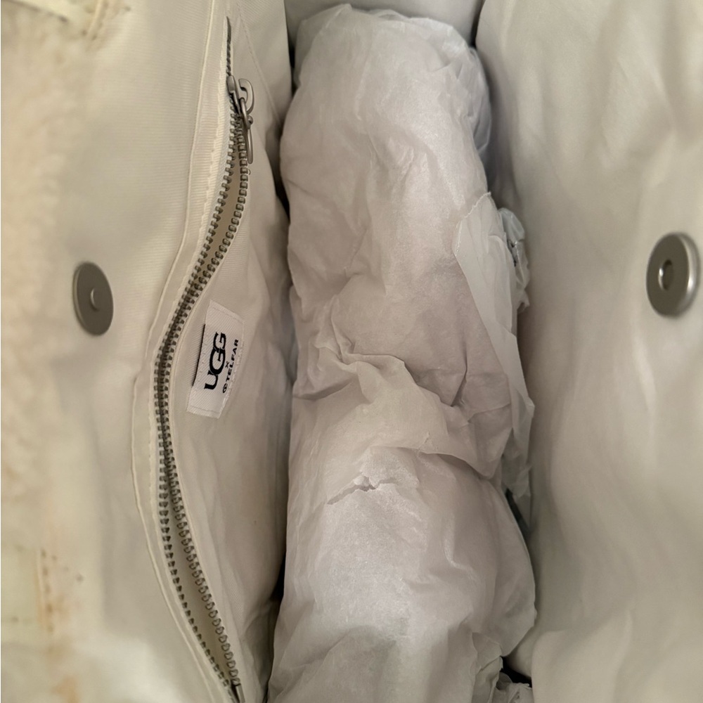 UGG x Telfar White Crinkle Bag in Medium - Picture 6 of 9